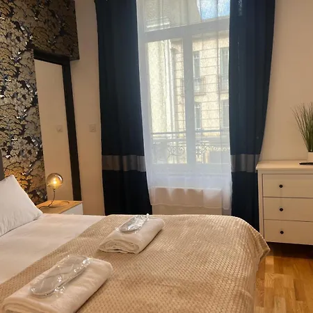 L'original - Courtais - Hypercentre Apartament