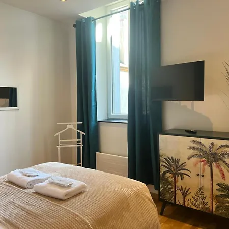 L'original - Courtais - Hypercentre Apartament